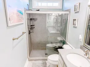 Luxury 4Bedroom/ 4 Bath with Private Salt-Water Pool! - Image 3