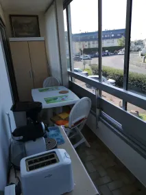 Joli Appartement Avec Chambre Séparée et Grande Loggia à 200m de la Plage - Image 4
