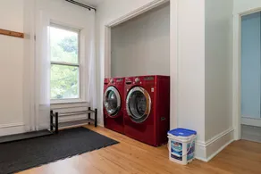 Charming & Newly Renovated 2BR in St Albans - Image 2