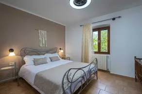 Villa Vinci with swimming pool & playground - Image 5