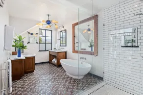 Luxe vivant au coeur du centre-ville! 2 BR / 2. 5 BA ensoleillé, unité face à la montagne offre des vues à couper le souffle - Image 2