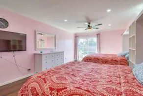 Luxury Oasis Home w/Pool & Free Parking -6 Guests<br>. Near CSUN - Image 2