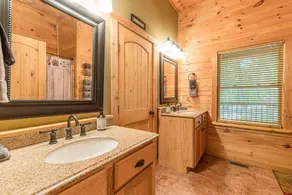 THREE BEARS CABIN, PRIVATE MOUNTAIN GETAWAY - Image 2