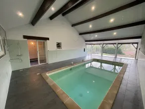 House sleeps 21, heated indoor pool, Padel 3mn away, 1h from Paris - Image 2