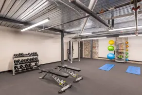 Spacious Luxury 2BR Apt with Gym, Parking, and Rooftop - Image 3