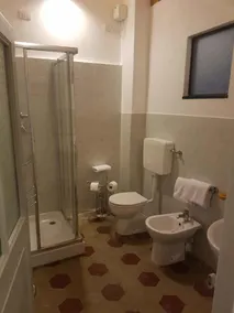 Holiday apartment in the medieval village of Finale Ligure - Image 2