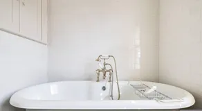 Parkside Mews – 3 Bedroom Home with Garden - Image 3