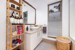 Eco House with private pond & forest. Noosa Hinterland Retreat - Image 2