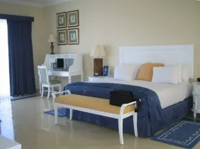 Complete Villa with private pool ! Available April 12th - 16th - Image 3