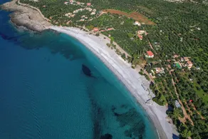Luxury Villa with Saltwater Pool & Sea Views - Image 4