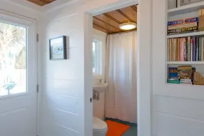 Hideaway Cottage - Renovated Private Retreat, just steps to the beach! - Image 3