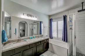 Beautiful home with pool! Close to shopping/golf/hiking!! - Image 5