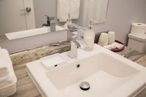 DT Whitehorse Deluxe Condo - Image 4