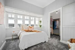 Stunning Modern 1920’s house 4 mins from Brisbane CBD with enchanting City views - Image 4