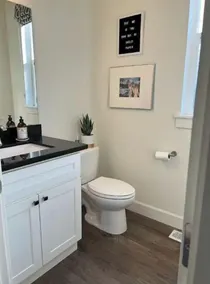 Modern home in downtown Sumner, WA, 34 mi from Lumen Field - Image 4