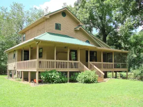 Hiwassee Riverfront Cabin | Screened Porch | Sleeps 7 - Image 1