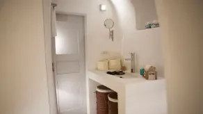 Oia, Finikia Cave House - Image 5