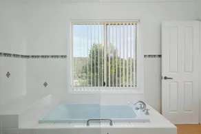 Large family home with Ocean views and pool, situated on acres, minutes... - Image 5