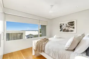 Newly built luxurious 2BR apartment situated only minutes to the beach. - Image 4
