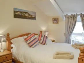 3 bedroom accommodation in New Quay - Image 5