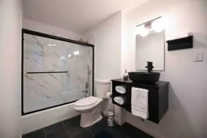 Renovated 2 bedroom entire apartment w/parking - Image 5
