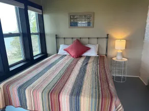 Fall Festivals! Secluded true waterfront! Sleeps uo to 12, dogs, great rates - Image 4