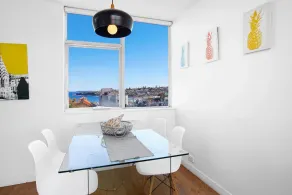 Superb sun-filled 2BR apartment, family friendly, WiFi, stunning views, walk to beach - Image 5