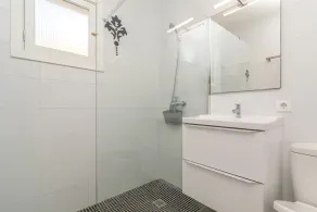 Agréable villa adaptée aux familles avec jardin, piscine privée et terrasse | À côté de la plage - Image 3