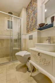 Vespera Hotel - Image 2