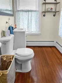 All New Private and Cozy in great location - Image 2