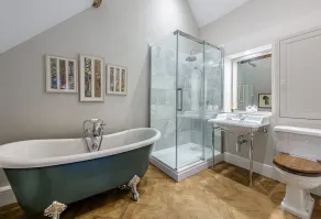Beautifully cosy 3 bedroom cottage within private grounds - Image 5
