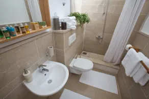 Seafront Villa with Heated Pool & Boat Mooring - Grocery & Chef Service optional - Image 4