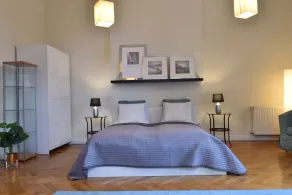 Beautiful central  7 bedroom / 5 bathroom - Image 2