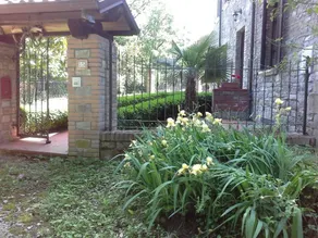 BEAUTIFULLY RESTORED 3 BEDROOM FARMHOUSE, in the green hills of Emilia - Image 2