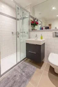 Castle View Luxury 1 Bed Flat - Image 2