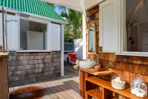 Charming bungalow in Saint Barthélemy with shared pool - Image 5