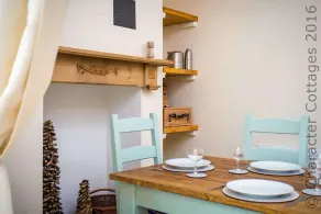 SWAN VIEW, pet friendly, with open fire in Southrop - Image 5