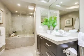 Oceanfront Luxury Condo in Mission Beach - Image 2