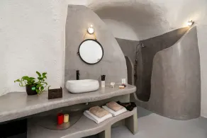 1812 Caves 'n Mansion - Image 2