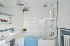 Charming Three Story Townhouse footsteps away from the historic harbour. - Image 4