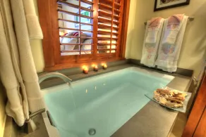 Oceanfront 2BR 2BA Villa   Top-Floor Corner    Walk to Disney Aulani    Sleeps 6 - Image 3