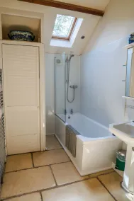 A cottage that sleeps 2 guests  in 1 bedroom - Image 2