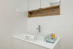 Large apartment with sea view, indoor pool - Image 5