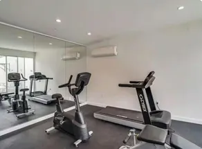 Stunning 1 BDR 1 BTH Modern Loft with Pool, Jacuzzi in DTLA! - Image 5