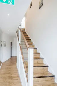 Stunning, Modern, Spacious Flat with Free Parking, Rural - Image 2