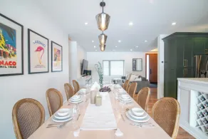 King Estate Barrie w Private Spa | 7 Bedrooms | Sleeps 20 | 5min to Downtown - Image 5