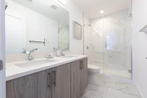 Sun-kissed 3BR Loft With Patio Minutes to NYC - Image 2
