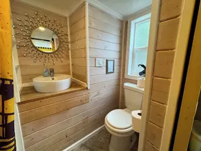 Stand de sauveteur jaune - petite maison avec WiFi gratuit - Image 3
