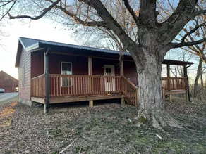 Peaceful Cozy Cabin 10 minutes from Historic downtown Madison - Image 5