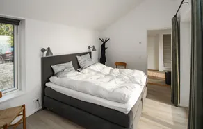 Accommodation with 5 bedrooms in Samsø - Image 5